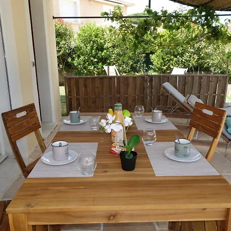 Le Vallon Des Chenes By Interhome * Saint Aygulf