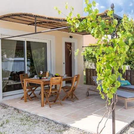 Le Vallon Des Chenes By Interhome Daire